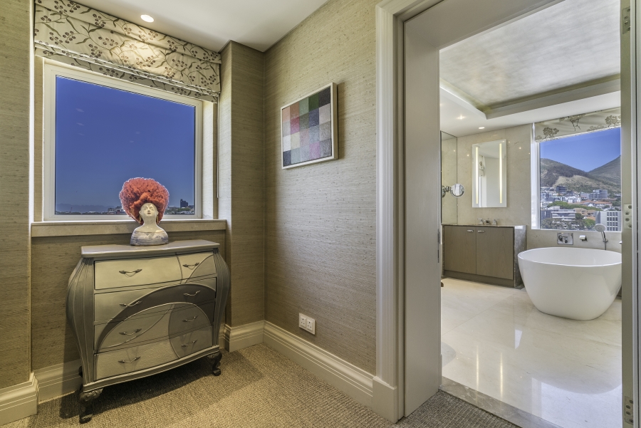 5 Bedroom Property for Sale in Mouille Point Western Cape